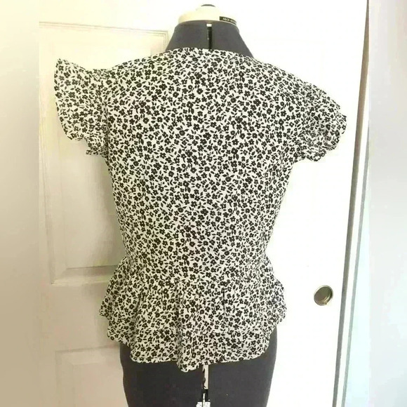 Passport white black flower light cotton fabric ruffle sleeves button blouse S - Picture 3 of 6